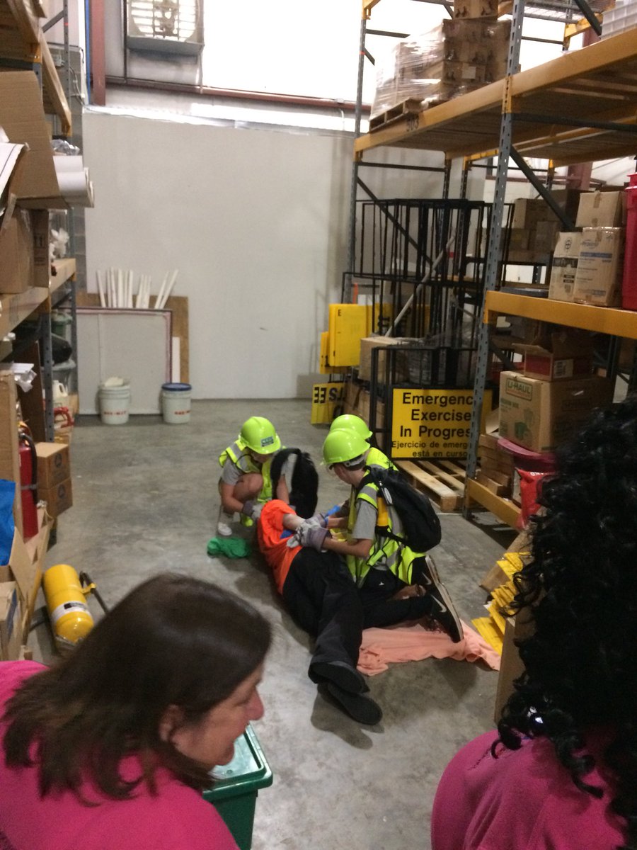 MyPI_NC's tweet image. @OrangeCounty4H MyPI Camp participants put their new skills in action today in a disaster simulation. They did amazing!  Thank you to our awesome actors! #disastersimulation #preparedness #teamwork