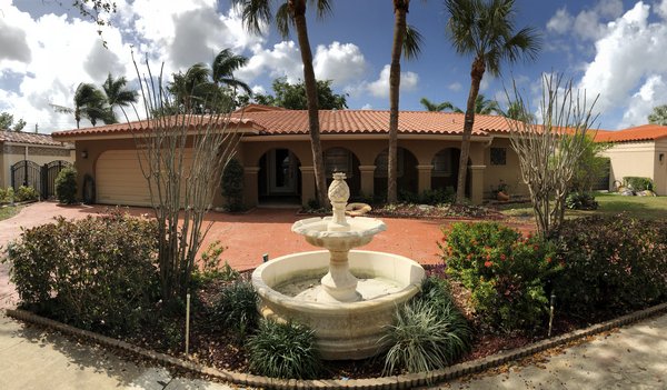 🔷🔵🔷 FOR SALE OR RENT Miami Lakes, FL 7/6 Estate Pool Home - mailchi.mp/9c8456a63582/f…