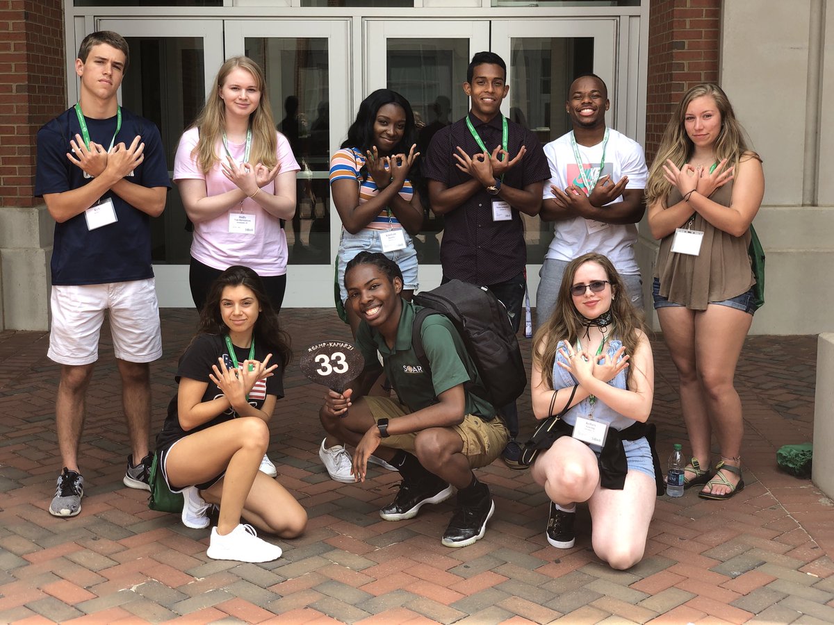 Kamarzi18OC33's tweet photo. #CampKamarzi 🐛 expanded this session as I received more lit students from #UNCC22 ✨☝🏾 it was so much fun bond with each of you and i can wait to see you develop over this next year. welcome to Niner Nation! https://t.co/2sVVf4DQuV