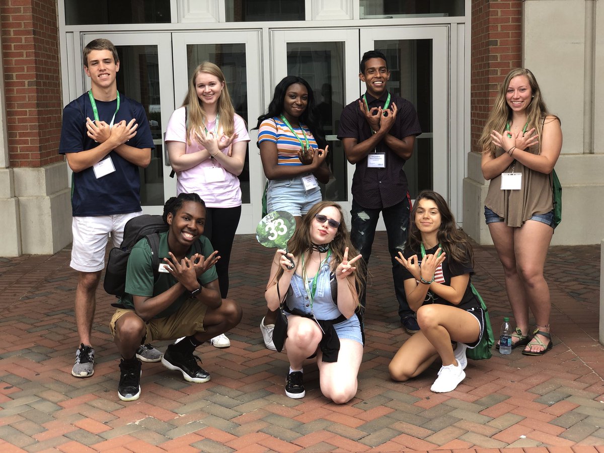 Kamarzi18OC33's tweet photo. #CampKamarzi 🐛 expanded this session as I received more lit students from #UNCC22 ✨☝🏾 it was so much fun bond with each of you and i can wait to see you develop over this next year. welcome to Niner Nation! https://t.co/2sVVf4DQuV