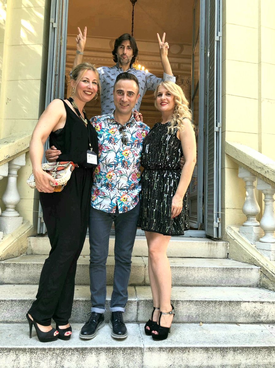 Mubete's tweet photo. Fue un placer compartir grandes momentos junto a @Maria_Rocio_L, @ConchiSamper3 y @Fernand0Ram0s durante el evento de #friendsfluencers 😀.

https://t.co/2URdfMj0np https://t.co/65yEnrTErr