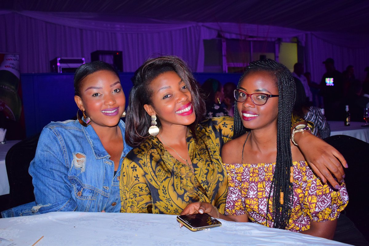 airtelrw's tweet photo. Abatsindiye amatike ku mbuga nkoranyambaga zacu nabo barahibereye ndetse n'ibyishimo ni byose!!

#KigaliJazzJunction 
#AirtelJazzItUp  
#RingoInKigali 
#BebeCoolInKigali https://t.co/Qzh3JrGB6W