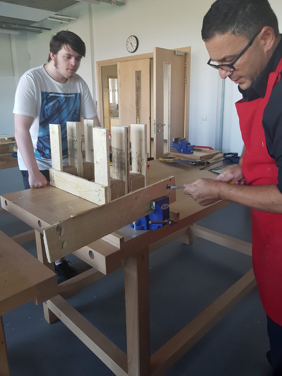 DYWEastRen's tweet photo. Today our activity agreement group checked into @BarrheadHighSch to use the vocational facilities for their first upcycling class - pallets into planters๐ป๐ฅ @ERC_Ed_Director @EastRenCouncil #learningchoices #YOYP2018 https://t.co/ZkbbezJUC8