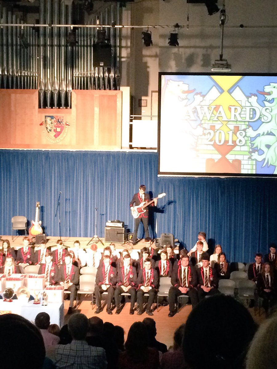 QAHSComputing's tweet image. Such a lovely way to finish the term, very proud to watch all our Prize Winners receive their awards and some amazing performances from our talented pupils. #hardworkpaysoff #personalbest #celebratingsuccess #talent #proudteacher