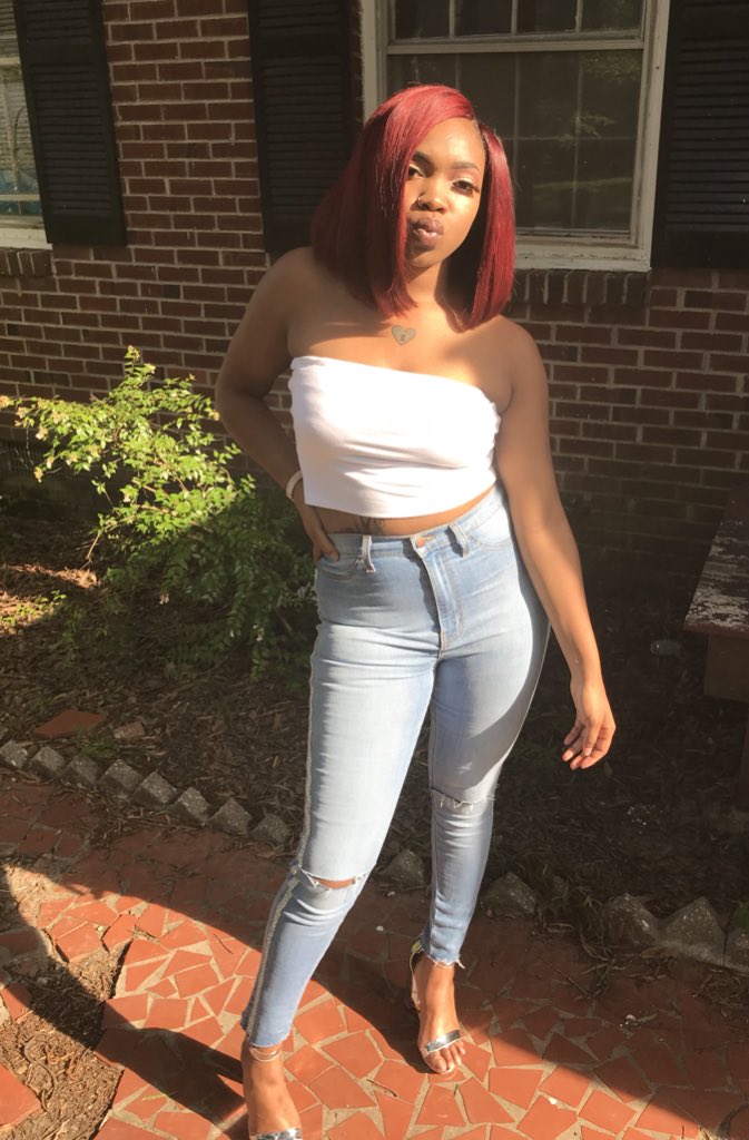 Ronishaaaaaa's tweet photo. She’s a keeper .. too bad yeen keep her 🥀 https://t.co/JwaEwmy8Bv