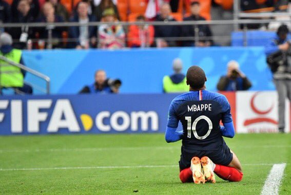 TransfersLlVE's tweet image. Kylian Mbappé will donate everything he earns with the French national team to charity. 

As he believes ‘players don't need money to represent their country.’