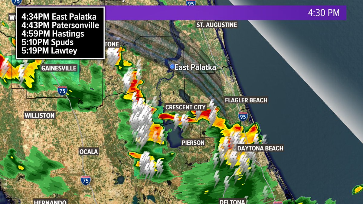 #FCNStorm Thunserstorms capable of producing some flooding are building northward.