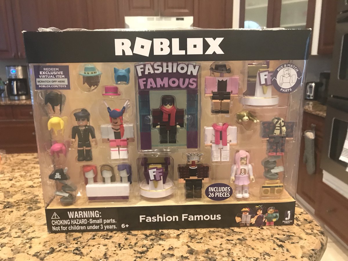 Taylor Sterling On Twitter Our Fashion Fashion Playset Is Now In Stores Pixelatedcandy - roblox fashion famous toy