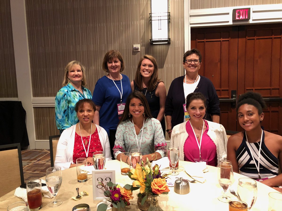 CoachGeri's tweet photo. #DGCONVENTION, Table 33 sisters, last names =L. Amazing experience at the 68th DG Convention! https://t.co/dVXWC1e22t