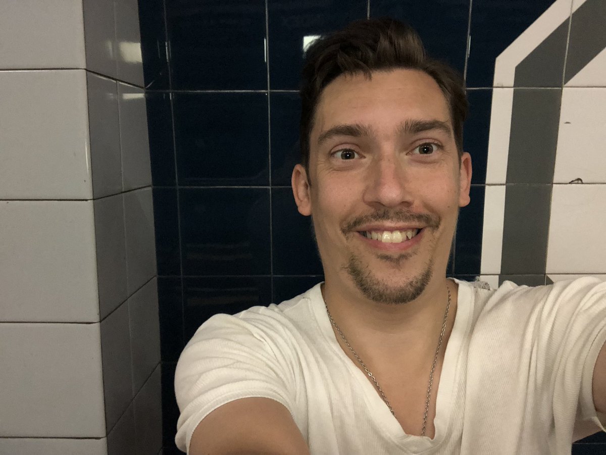 Juvelad's tweet image. Lovely early evening picnic out in the sun on #HampsteadHeath with fellow #Kaiflow colleagues &amp;amp; now following @VirginTrains delayed departure -I’m on my way to #Manchester for 
@LGBTLD strategic summer conference. Looking forward to catching up with everyone especially @miss_s_b