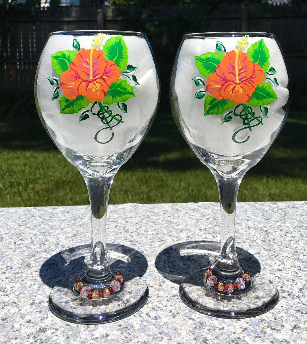 ipaintitpretty's tweet photo. Summer wine glasses https://t.co/aDCugnv529 #wineglasses #summerwineglasses #paintedglasses #customglasses #wineglassgift #birthdaygift #wineglasscharms #readytoship #giftideas https://t.co/ogQTIbALgS