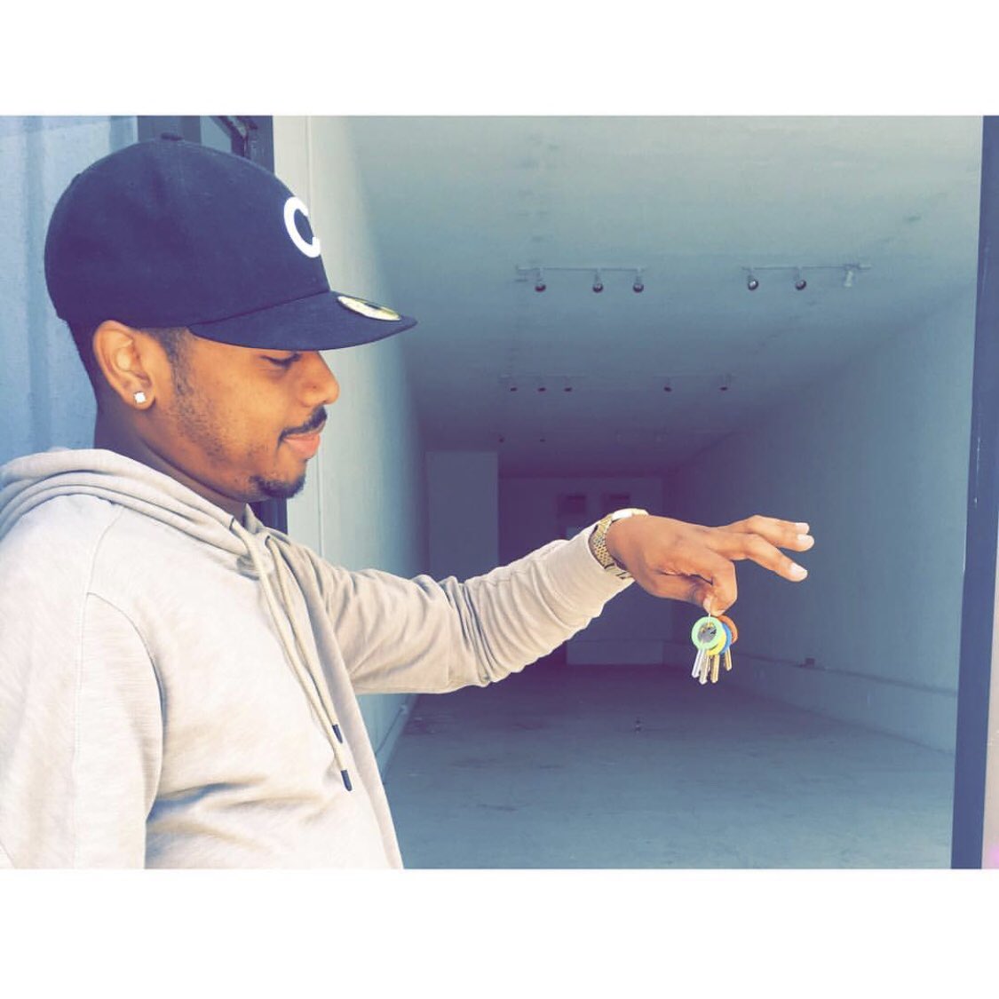 BookTheSpotLA's tweet photo. S/O to the Boss Man @ForeverEJay 🖖🏽 Just signed lease on NEW Expansion off Melrose/La Brea! Follow our NEW sister company @thearcmelrose 🏆 Grand Opening July 22nd 🎉 #ComingSummer2018 #TrackMartians #TheSpotLA https://t.co/OMVfKvtICc