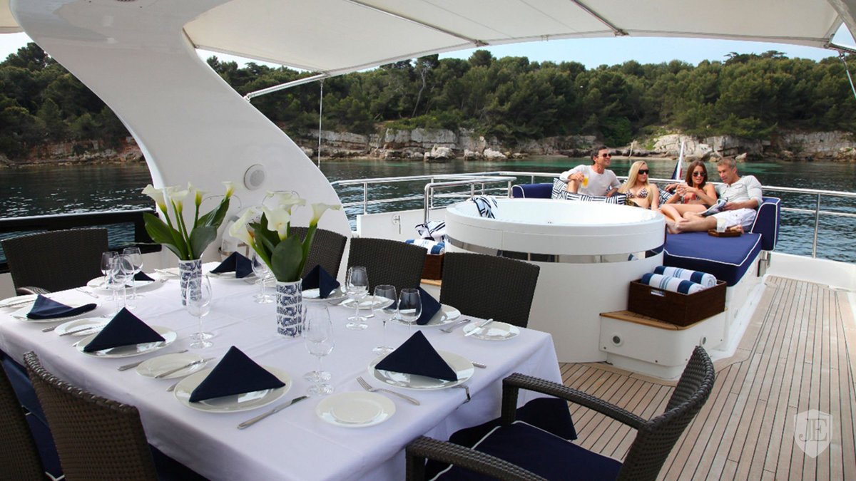 JamesEdition's tweet image. Experience the Mediterranean in style and comfort aboard this fast, fun and family friendly yacht listed by @WorthAveYachts on JamesEdition. €45.000 per week. jamesedition.com/advert/10301839