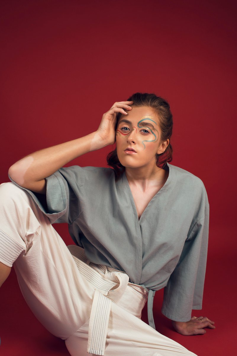 MakeMeOverMUA's tweet photo. Wave After Wave! 🌊 
Photographer: Miraki Studios
Designer: Zong Zheng Yang
Model: Kyra Furlong
Makeup: @makemeovermua 
Check out the shoot published in Shuba Magazine Issue 12 Vol 5
#mua #publishedwork #torontomua #makeupforever #viseart #maccosmetics #makeupbyme https://t.co/fnfixJQAaH
