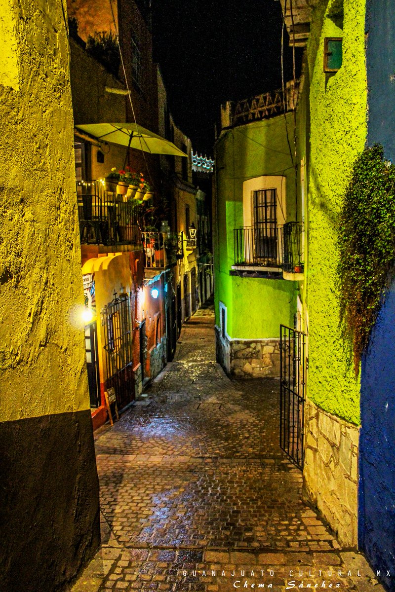 Guanajuato Cultural MX on Twitter: "Callejones de Guanajuato. #Guanajuato  #México… "