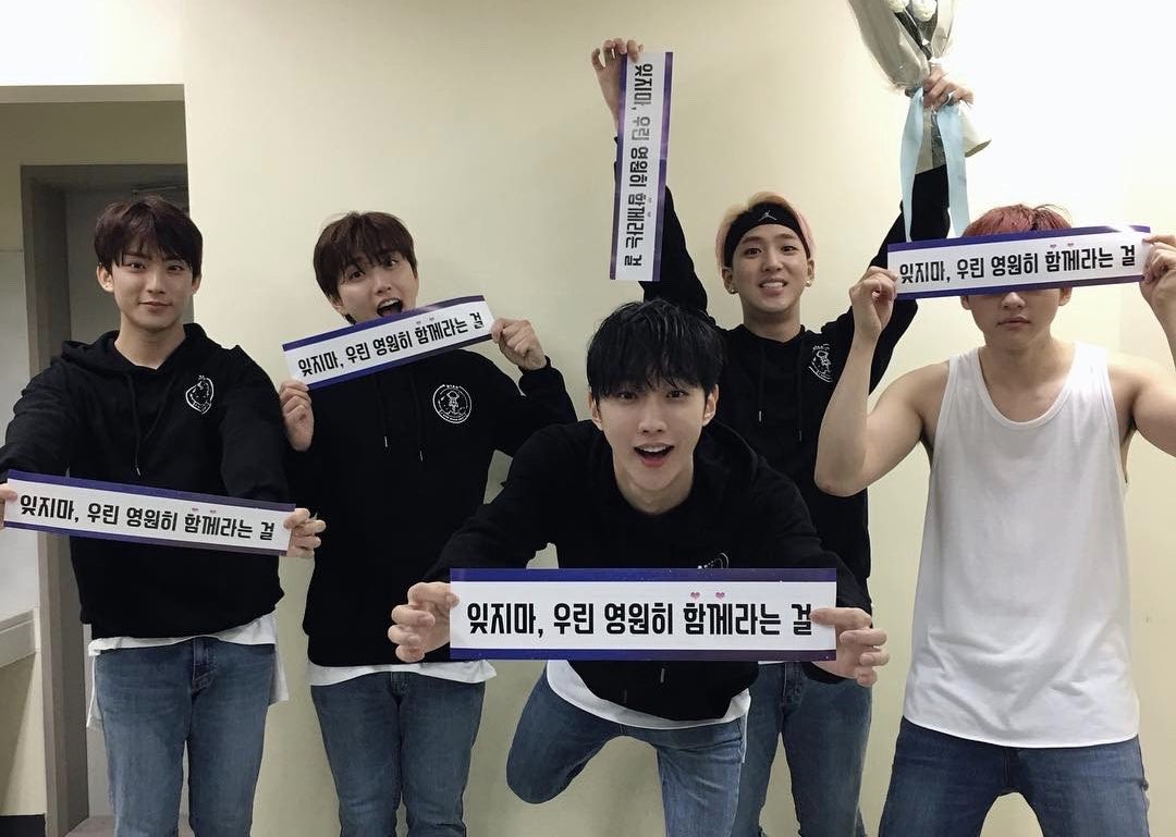 신우가 우주콘에서 했던말이 생각난다.
바나들보다 항상 미래에 살고있는것 같다 했었지. 우리들보다 수천수만번 결정하고 내렸던 너희들의 선택이니까. 너희들의 결정 미래의 난 항상 응원할게.