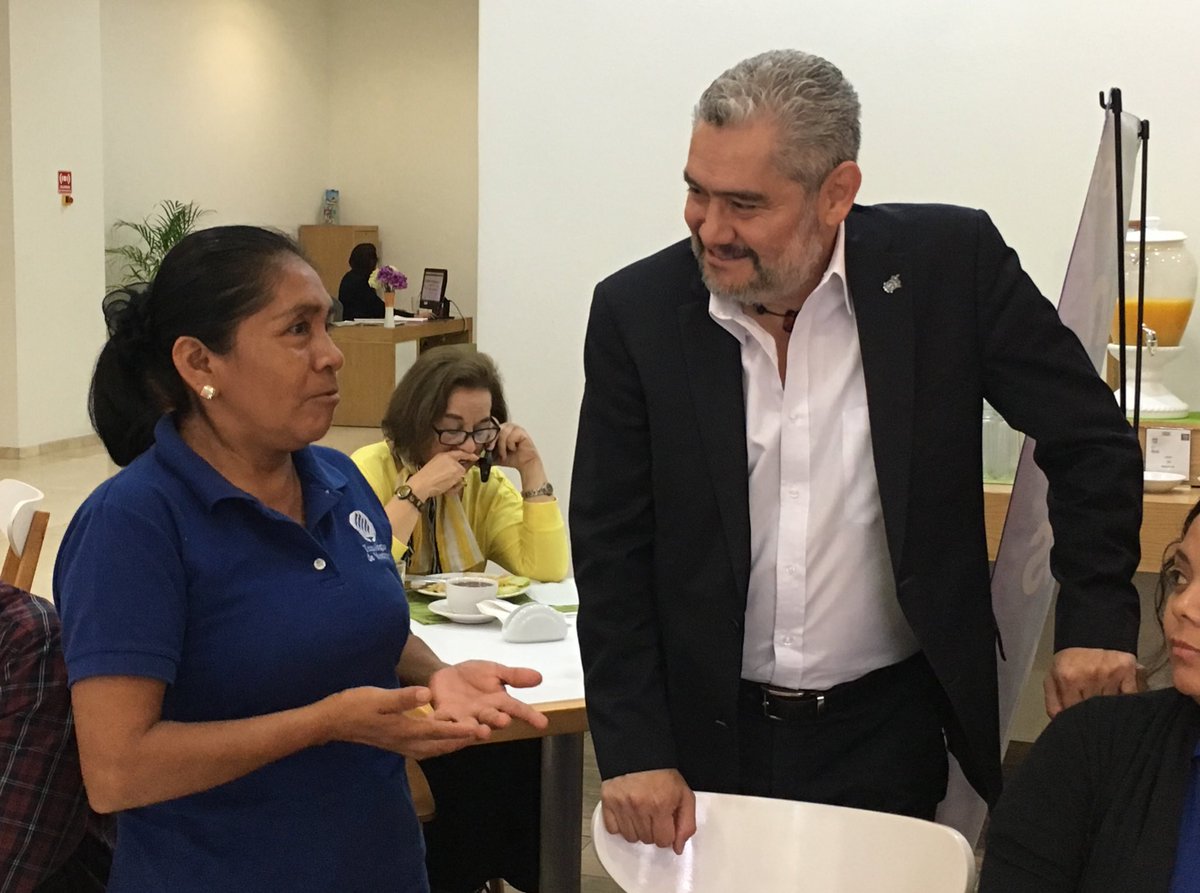 rcomonfo's tweet photo. Gracias por acompañarnos en el desayuno en honor a los cumpleañeros del mes de junio.🎁¡Muchas felicidades!🎂🎉 https://t.co/xBzPukdqdF