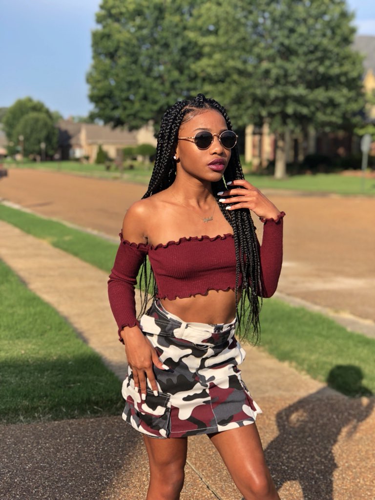 moneygirlky's tweet photo. hustler of the year can write a book bout money 👀 #gottibash https://t.co/yGqJgKjAOn