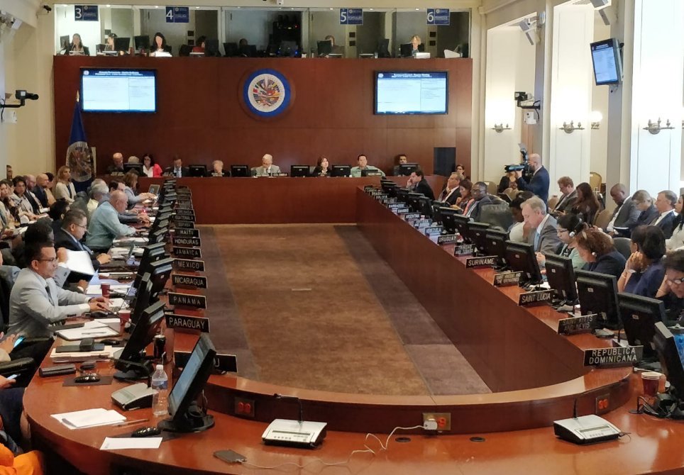 SRE_mx's tweet photo. El  día de hoy, la Organización de los Estados Americanos, @OEA_oficial, aprueba la resolución presentada por México rechazando enérgicamente la separación de familias migrantes en Estados Unidos. #Comunicado ✍🏻 https://t.co/FQ96fBgIDw https://t.co/TQmYBkU0vf