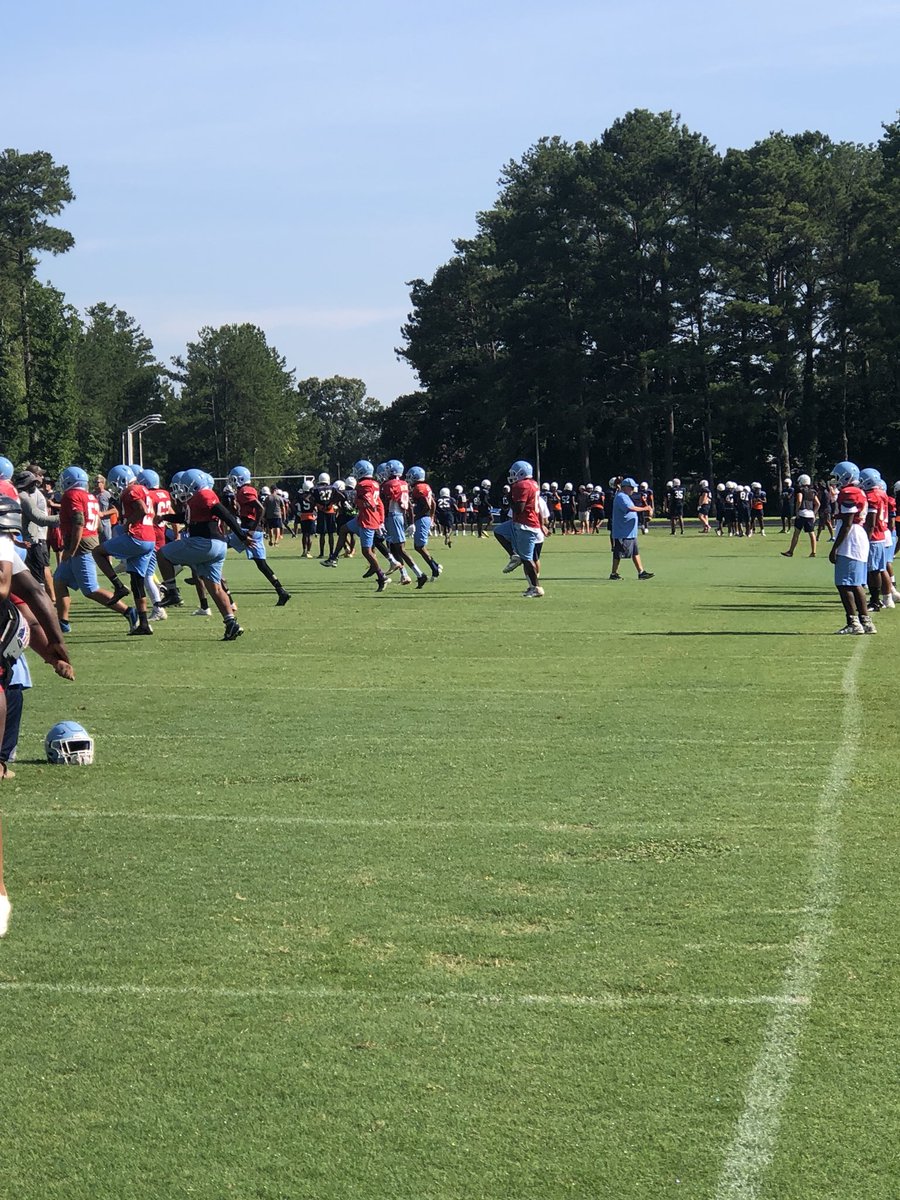 Coach_MikeRoby's tweet image. Closed the first week of FCA 🏈 camp today. As always, such a great time with all the HS athletes and coaches. Captured @Jccoach11 speaking to his Meadowcreek guys before they headed home. #FCAStrong