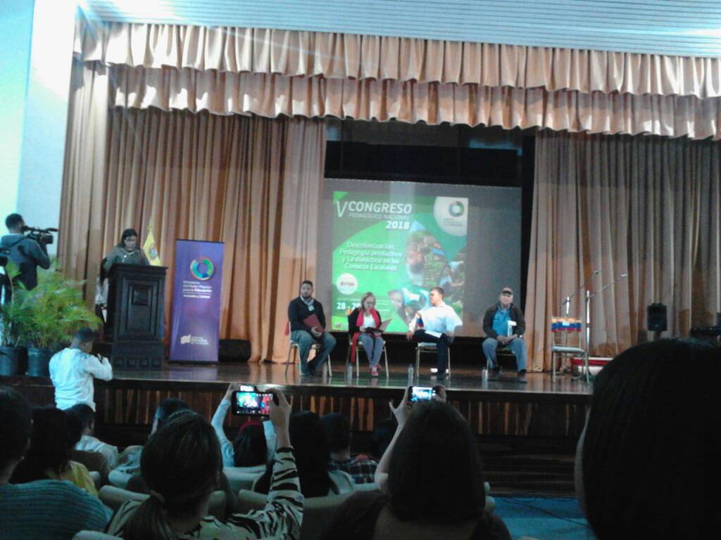 MelysGarcia's tweet photo. #DeFrenteConElPuebloSaludos Lectura del Manifiesto del V Congreso Pedagógico Nacional 
 #Miranda #EstaEsMiEscuela .@JauaMiranda @NicolasMaduro @HectoRodriguez @maestratuitera @ggastello @MPPEDUCACION @castrojuank @rasta_celestial @dblancog @Sergi_Isabel_4F @Rcurar https://t.co/TwiI72NQYI
