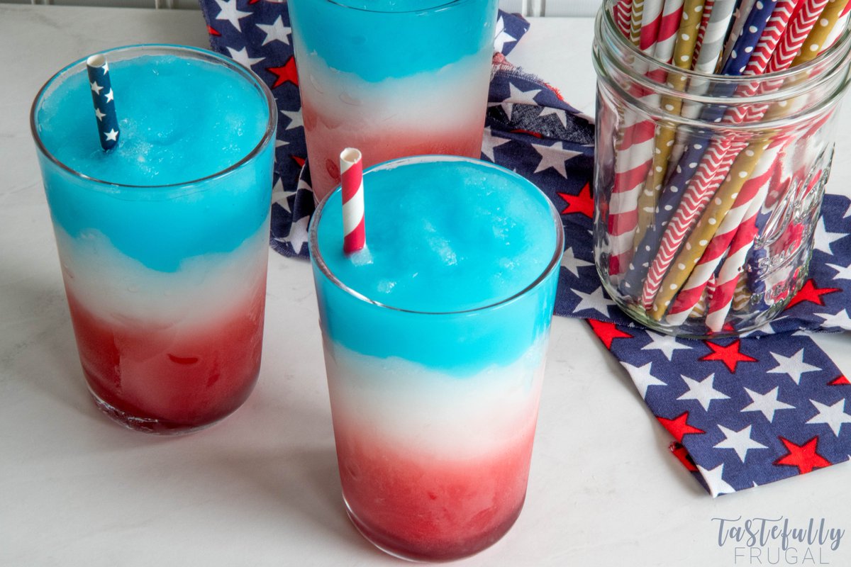 tastefullyfrgl's tweet photo. 4th Of July Slushes #merica #4thofjuly https://t.co/T8ewJkk0ec https://t.co/QvHDu8yhl6