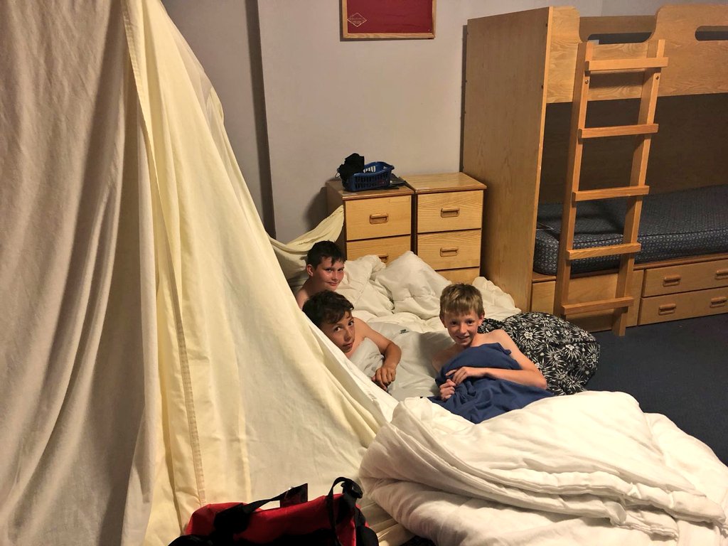 DCPSBoarding's tweet photo. Meanwhile in Caldecote... #lastnightfun #iloveboarding https://t.co/XFUc1SqrJn