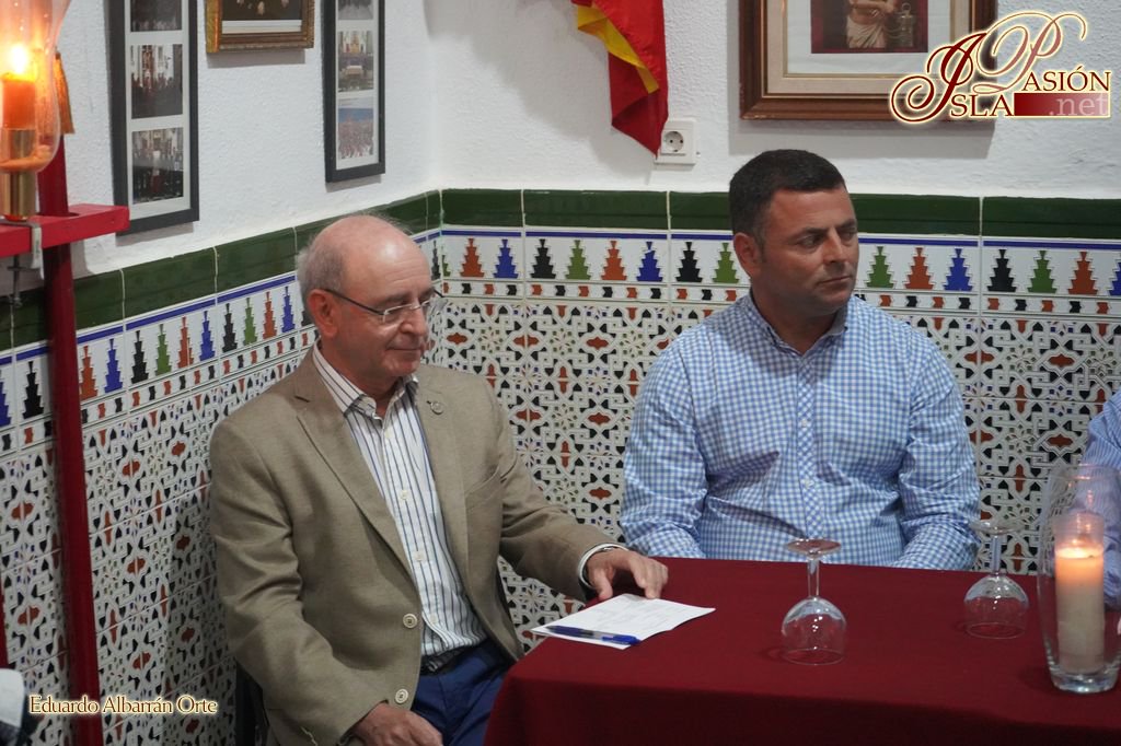 IslapasionNet's tweet photo. Una mesa redonda para analizar los tipos de carga que se verán en el Vía-Crucis Diocesano
https://t.co/FwZMhZr58W @AACCLaCenturia @HuertoSFD @desde1978jcc @amordulcenombre @FranciscoMrque7 https://t.co/LIz54fBK0d