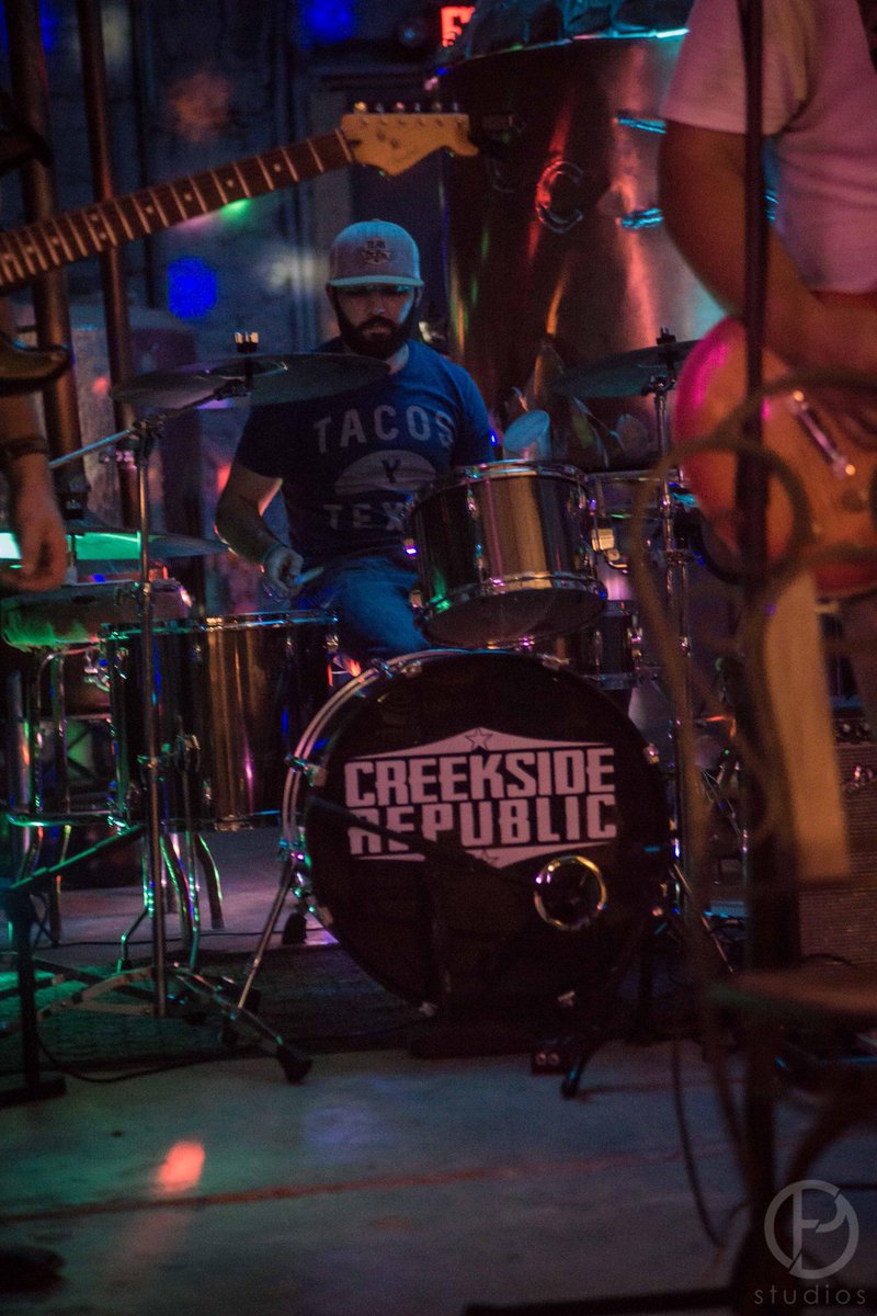CreekRepublic's tweet photo. Last Saturday's show had us appreciating the Moon and all it's Shine! A big thank you the the Crystal Creek Distillery for treating us so well and letting us rock out🤘🏼
Head over and ask for a Moonchilada👌🏼
#spicewoodtx #crystalcreekdistillery #creeksiderepublic #texascountry https://t.co/kur8iYyFj6