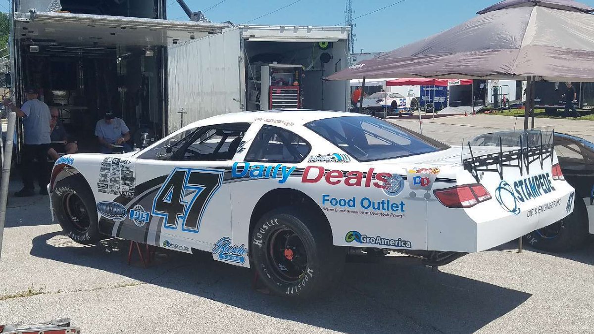 RacingAmerica's tweet image. #Spring200: A pair of West MI standouts sweep FQ awards at @ToledoSpeedway as @CampbellBrian20 (@CRAracing) &amp;amp; @TerrySenneker (Outlaw SLM) topped their classes. Racing starts-730p &amp;amp; @speed51dotcom has Trackside Now Coverage pres. by #SummerThunderTV here: speed51.com/trackside-now-…