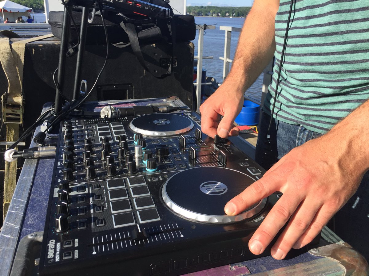 BedfordDays's tweet photo. DJ Swift spinning some awesome tunes 🎶 https://t.co/IgIWkrzH84