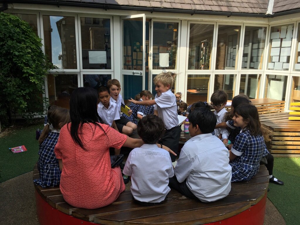 SPFJuniorSchool's tweet photo. Y3 making the most of their slot in juniors’ library &amp; courtyard @SPFSchools #lovereading #creativelearningspaces https://t.co/ipq7LY4OXP