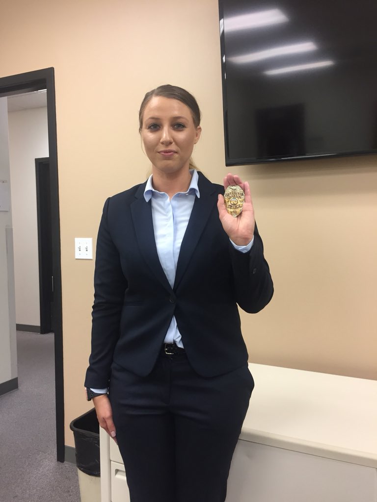 GabyMuroTV's tweet photo. Meet Tiffany Howes, @StocktonPolice Department’s newest police officer. 👮🏻‍♀️Officer Howes grew up in the foster care system and says her interactions with police weren’t always the best. “I wanted to be that change in the world.”#StocktonCa #StocktonPD #WomanInLawEnforcement https://t.co/Vl6TwlyZjr