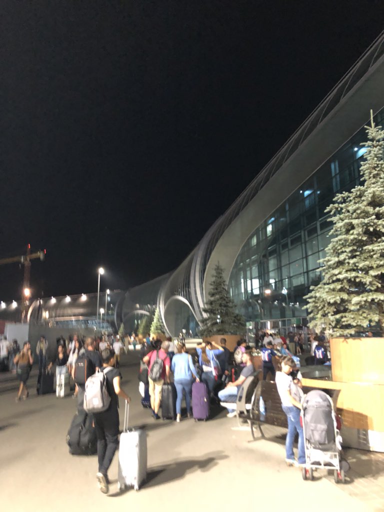 serra84's tweet photo. 🛫 Nous enregistrons nos bagages avant de décoller à 03:45 (heure de Moscou). Arrivée prévue à 07:00 (heure de Paris) à Orly ✈️
@ClgSveil @sportavie @inssd93 @seinesaintdenis @AulnaySousBois @EDC_RUSSIE_2018 https://t.co/m7DWFFyv6y