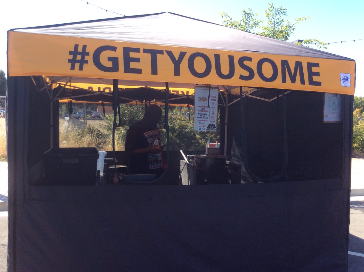 All setup and ready to #GetIt #FremontStreetEats #FoodTruckMafia #FridayNight #GetYouSome