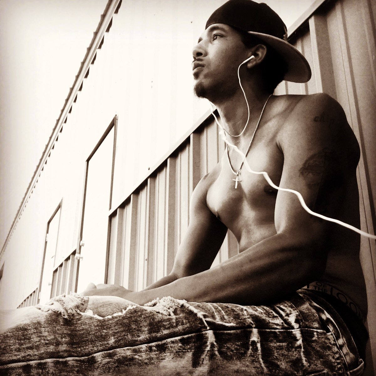 iamghostsexy's tweet photo. Focus on my future🙏💯 https://t.co/73zStrKNbj