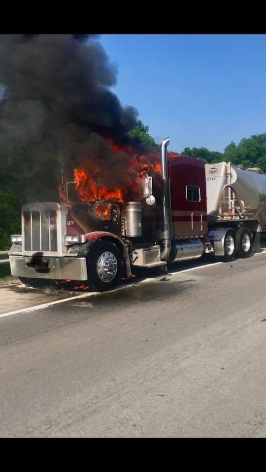 ellsworthvfc38's tweet photo. Tractor tailed fire interstate 70 with @Fallowfield_VFC Photos courtesy of chief 47. #Engine38 #Engine47 #Squad472 #Tanker38 #BearcatEms #Pastatepolice All responded. https://t.co/FOWIVrFidu