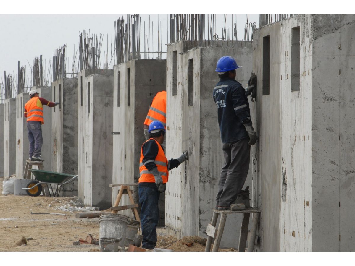 diariodecuyoweb's tweet photo. La industria cayó en mayo y la construcción desaceleró su crecimiento - https://t.co/X4bV0auolo https://t.co/dK0OuaWLeF