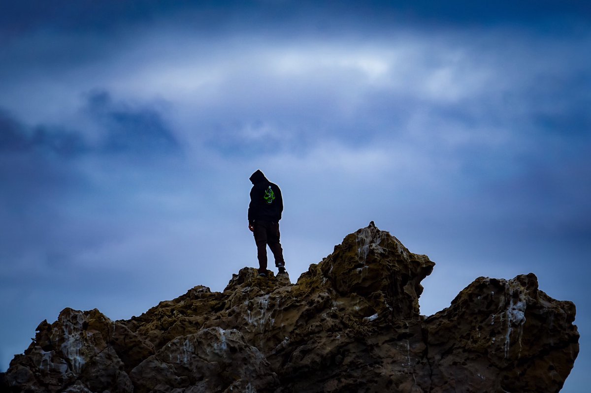 Take on a new adventure this weekend and reach new heights! 💨⛰ #spacejamjuice