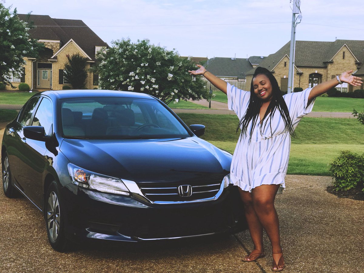 JasmineReneM's tweet photo. So, I walk outside to find this surprise. This is going to be crazy not rolling around in my mom’s 2002 Toyota Camry. That’s been my baby for almost four years. Now, it’s a new season. Bless. 
#whatshouldInameher
#thisisaGodthing #thanksmomanddad 💙 https://t.co/XiFC3jsc13