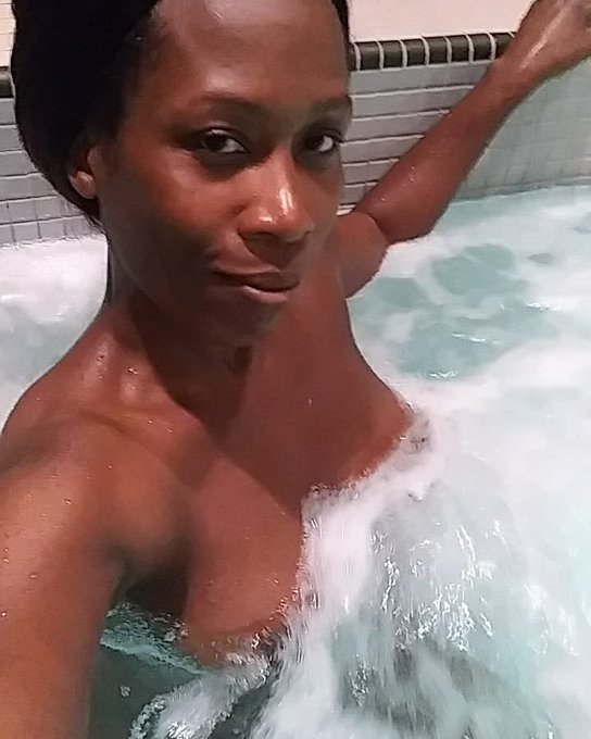 Hot Tub Time. #recovery #chillingtime https://t.co/tULeVGFZVR<a href="/tag/recovery"class="tags">#recovery</a><a href="/tag/chillingtime"class="tags">#chillingtime</a>