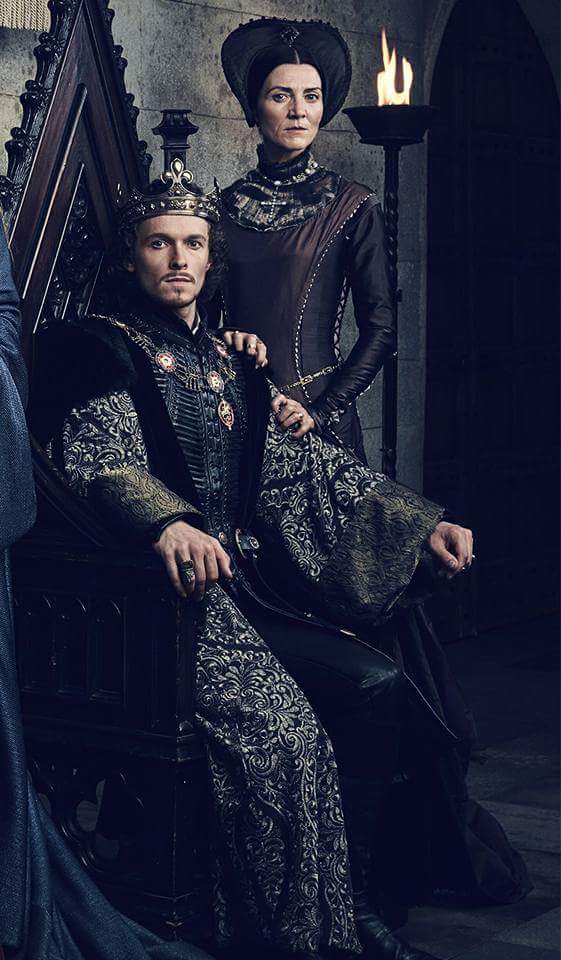 .....Michelle Fairley la personificó en la secuela de la anterior de 2017 "The White Princess" ("La Princesa Blanca") en 4 de sus 8 episodios.