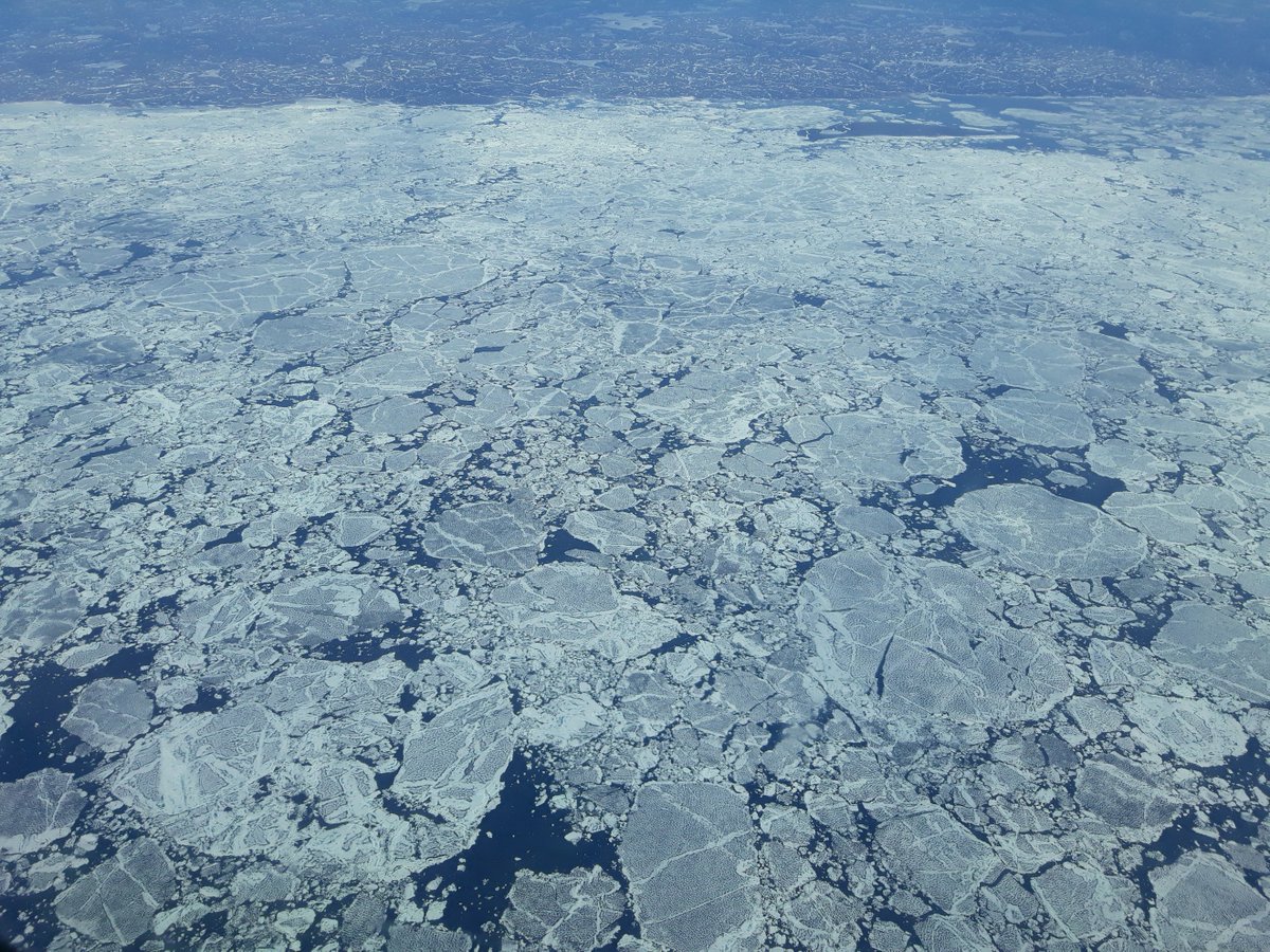 ProfPaulDunlop's tweet photo. Going going gone. What a difference a few degrees of latitude makes on fragile planet #Earth. Sea ice changes in #Hudson Bay flying south from fieldwork in #Nunivik on @NERCscience Canada Arctic Partnership project @UlsterUniGES @UlsterUniLHS @BRITICECHRONO https://t.co/nXH6OdZXmL