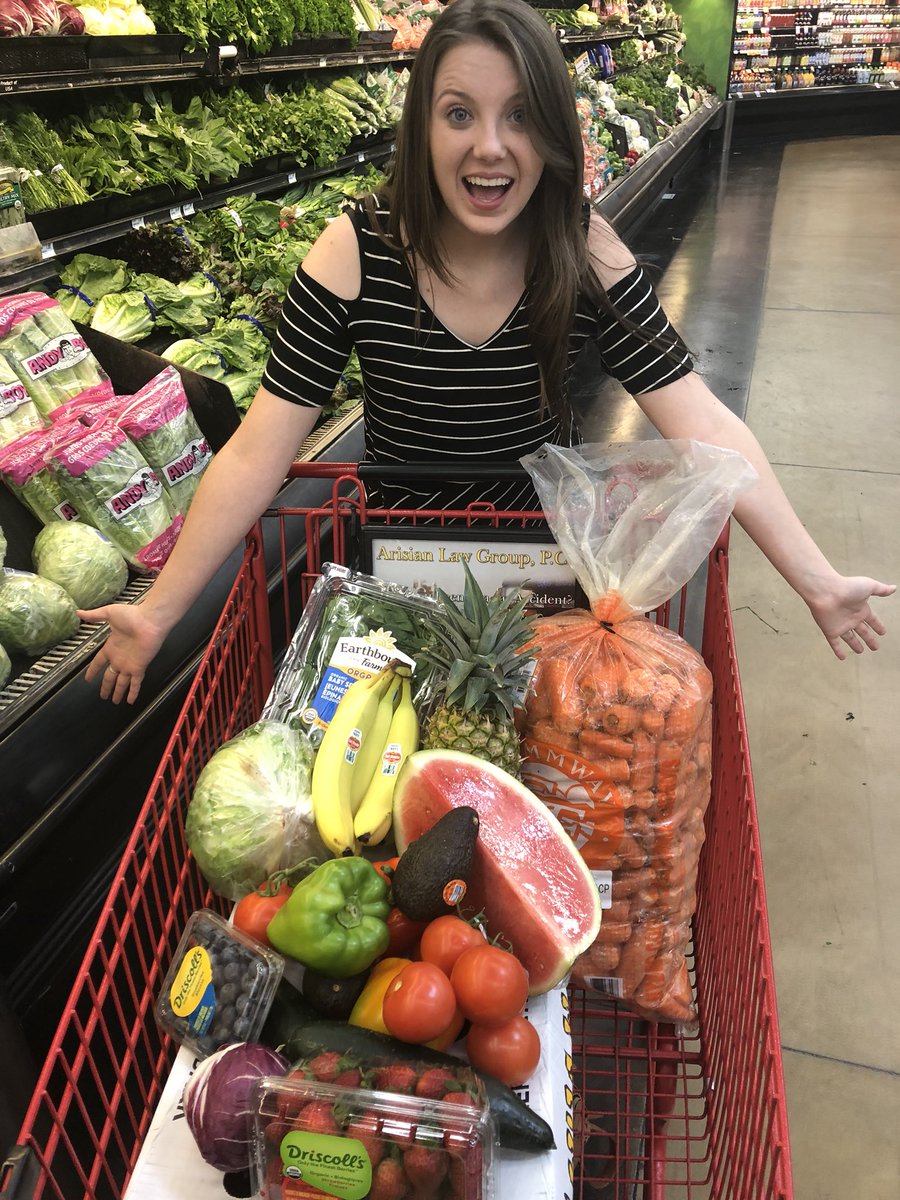 ShanLeeMerritt's tweet photo. Your basket looks like this, right? ✅. My niece Kaylee is w/ me on a #HealthyLivingRevolution - we’re #TakingHealthyBack w/ 🍎 &amp; 🥦 &amp; #JuicePlus to help fill the gaps in #nutrition. Join us! You’ll thank us later! https://t.co/Hnn8QfSrdU https://t.co/uQof21R7ot