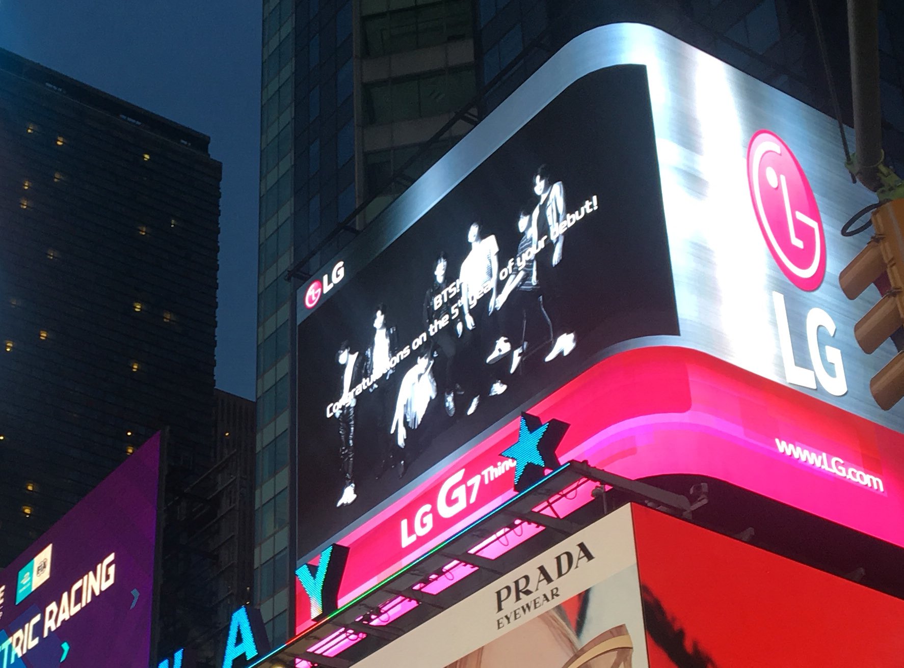BTS NYC on Twitter "The LGxBTS ad in Times Square now
