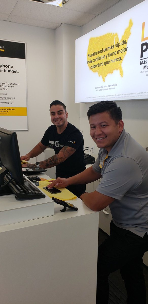 Teamwork making the dream work at @Sprint Store 7499 in Fontana. Joelle and Edgar applying some liquid glass to 4 new #LG #G7 devices! #TheyKnowWhatItTakes ! <a href="/TLE619/">Trent E</a> @KinmanCory <a href="/AbrahamBolanos1/">AB</a>