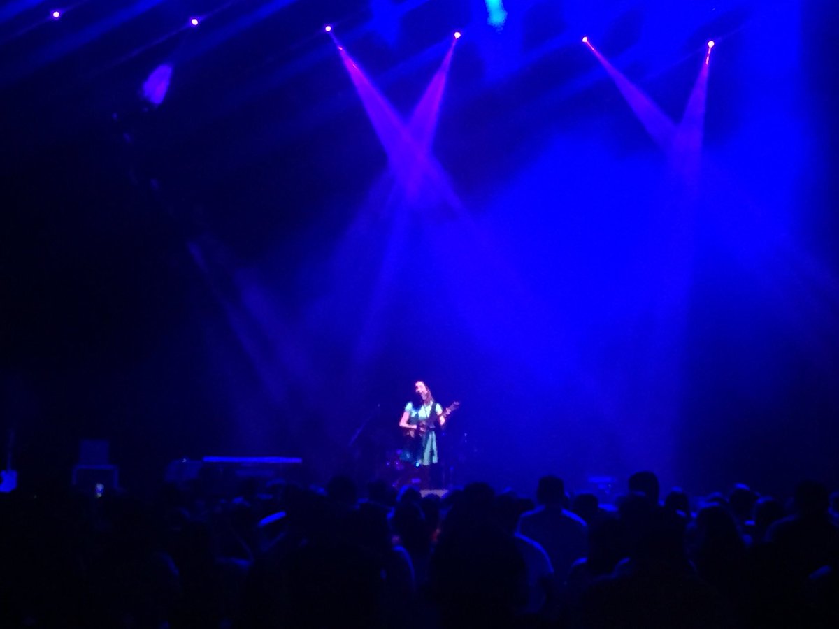 <a href="/LaLauraGuevara/">Laura Guevara</a> en show de <a href="/MusicDealersMX/">Music Dealers</a> en @AuditorioBB