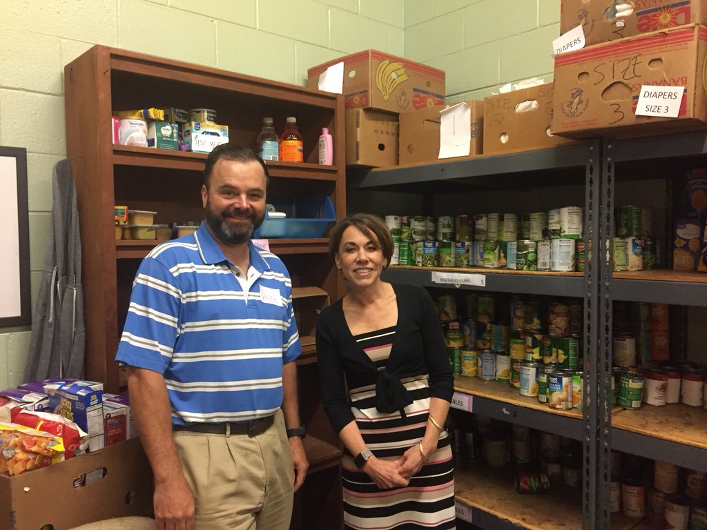 michaelffuchs's tweet image. Making new friends volunteering at #GreensboroUrbanMinistry #PacecoDayofService