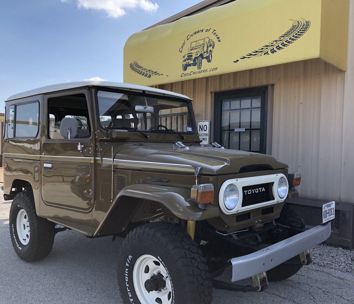 CoolCruisers's tweet photo. Customer satisfaction is our priority. Look 👀 at this beautiful pinstriped 1978 #fj40 #coolcruisersoftexas #landcruiser #ccotparts #texas #toyota #landcruiserlifestyle #restoration #vintag #toyotalandcruiser #fj45 #fj60 #fj62 #bj40 #since1989 #ccot https://t.co/7NTzyDYc1N