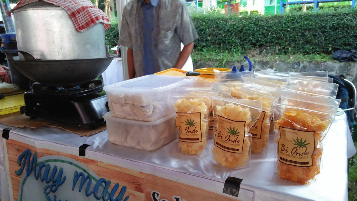 may may siomay featuring kiripik bi onde <a href="/sireummm/">Wida Waridah</a> x <a href="/tonilesmana/">toni lesmana</a>